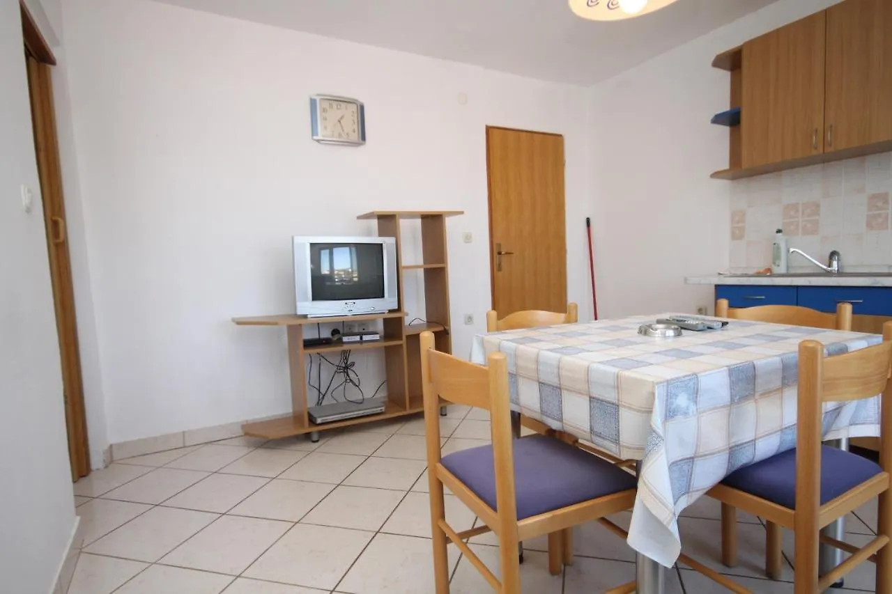Apartment Tkon 8377A 0*,